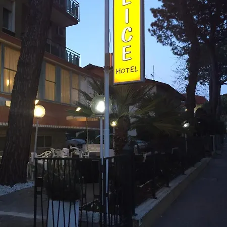 Alice Hotel 2*