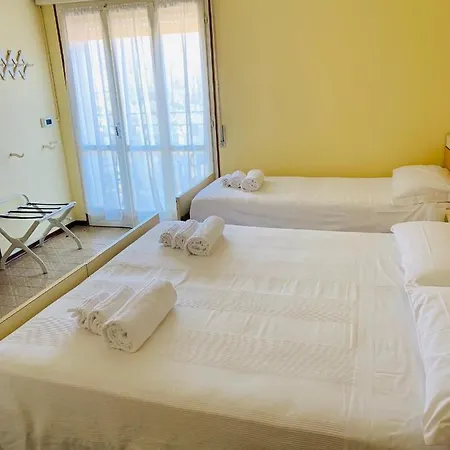 Alice Hotel 2*