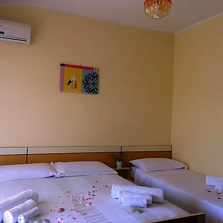Alice Hotel 2*